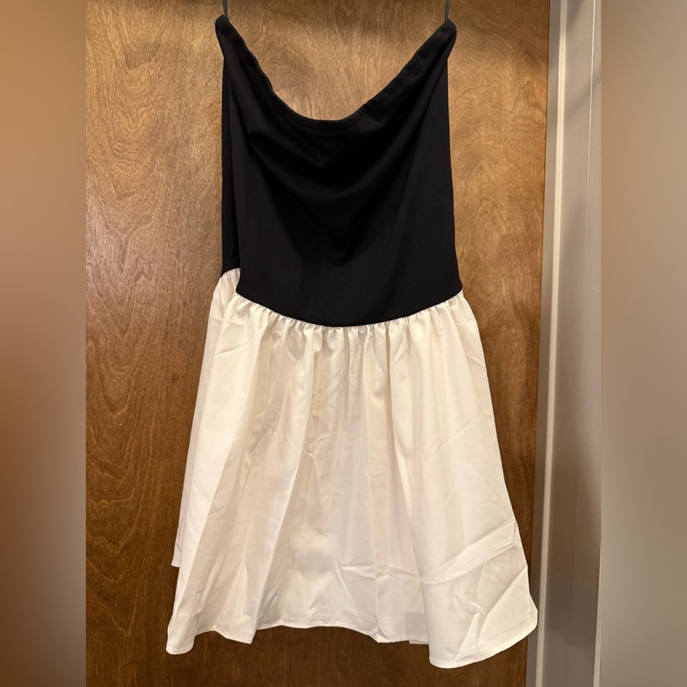 Commense Black and White Mini Dress